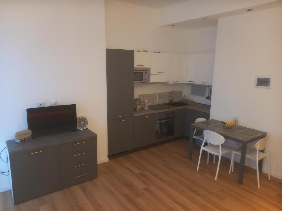 Bilocale 7 Piano Balcone Vista Skyline Apartment Milan Luaran gambar