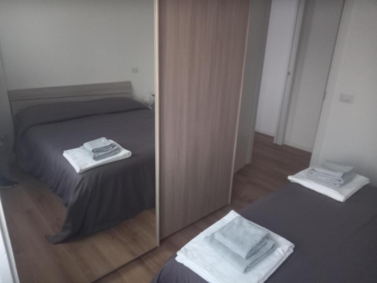 Bilocale 7 Piano Balcone Vista Skyline Apartment Milan Luaran gambar